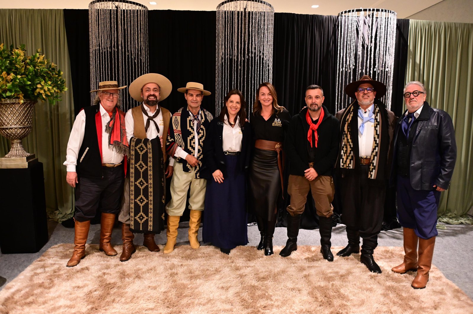 Equipe e convidados do Canto Galponeiro